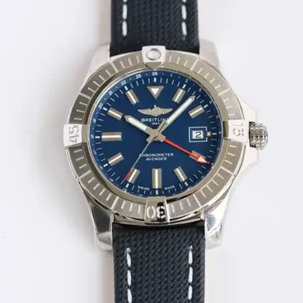 Breitling Avenger Automatic GMT 45 Blue